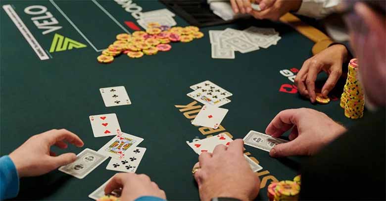 Bí Kíp Chơi Poker Từ A Đến Z: Hướng Dẫn Chi Tiết Cho Người Mới Bắt Đầu