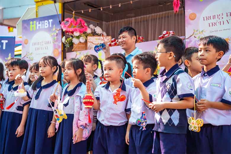 HiBT lan tỏa tinh thần sẻ chia nhân dịp Trung Thu 2025